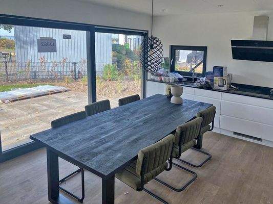 Esszimmer mit Küche