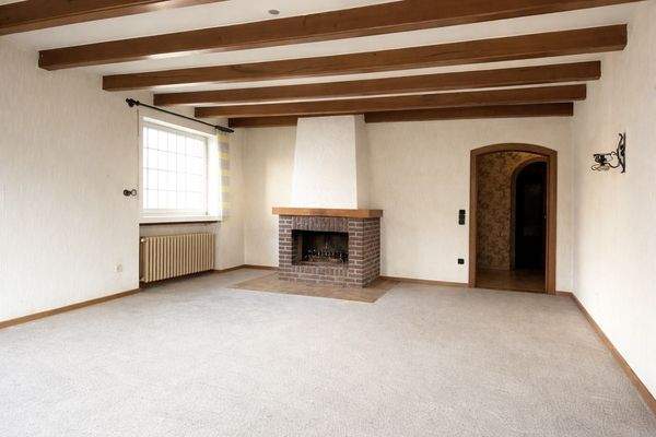 EG - Wohnzimmer mit Kamin