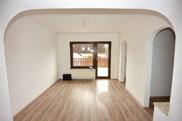 15  mit Austritt auf