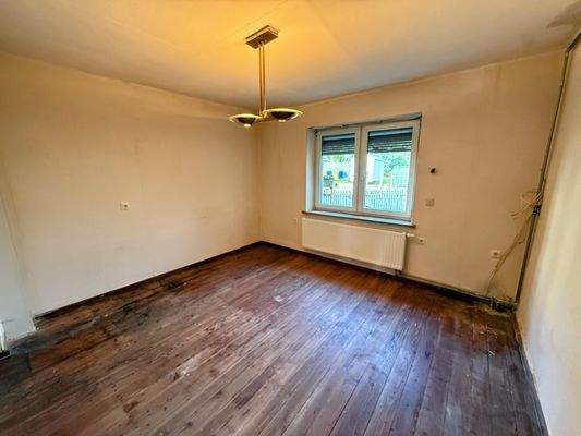 Große Fenster im Zimmer