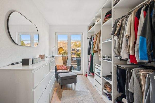 48656_019_Ankleide oder Büro