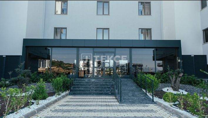 Flats in a Complex Close to Sea in Antalya Gazipaşa