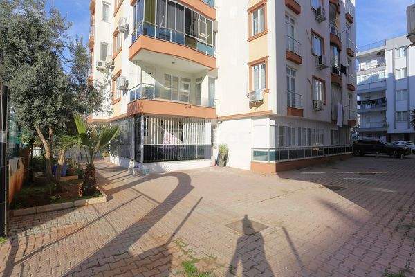 Furnished Apartment in a Complex with Parking Lot in Antalya