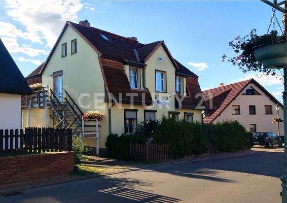 Straßenansicht seitlich