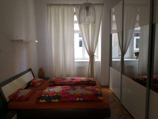 Schlafzimmer 1/Bed room 1