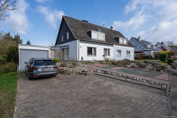 Hausansicht von der Zuwegung