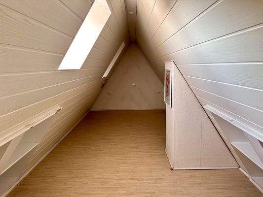Raum im Spitzboden