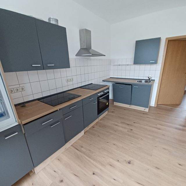 Schöne geräumige 2 Raum Wohnung in Zwickau, Oberplanitz ab sofort zu vermieten m. Einbauküche - Foto 1