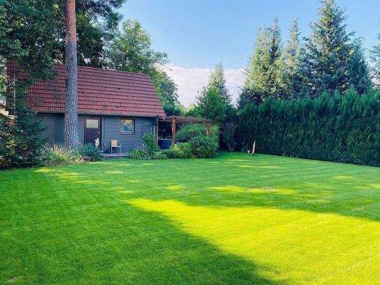 Nebenhaus im hinteren Gartenteil