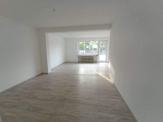 Burgwedeler Str. 42 Großer Raum Foto 3.jpg