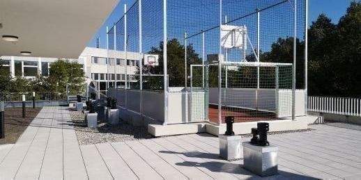 Sportfeld auf dem Dach