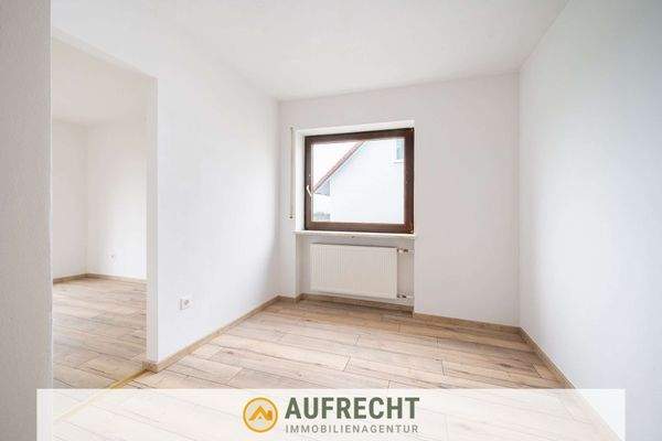 Ankleide/Durchgangszimmer zum Schlafzimmer 1