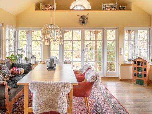 Essbereich mit traumhaftem Blick in den Garten