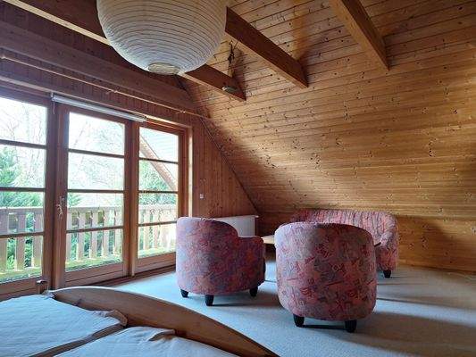 Wohnen und Schlafen im Dachgschoss mit Zugang zum Balkon, Ansicht 1