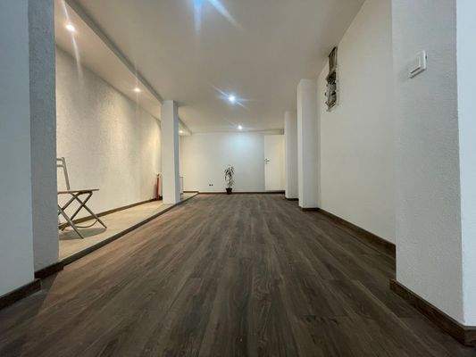 Teilansicht vom Büro/ Verkaufsraum  