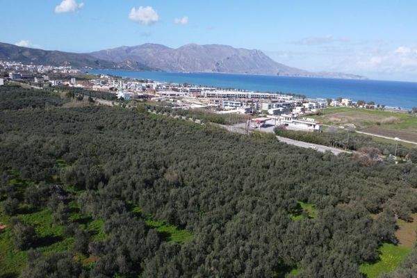 Kreta - Kaloudiana: Schönes Grundstück mit Berg- und Meerblick