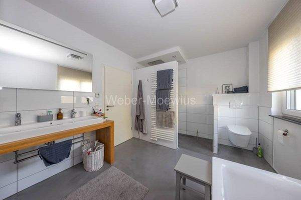 3452 OG Wannen-Duschbad a