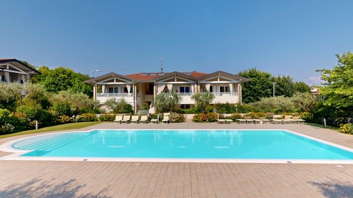 EB-035-367-Villino-in-residence-Padenghe-sul-Garda