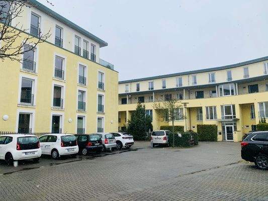 Hofbereich Grundstück.jpg