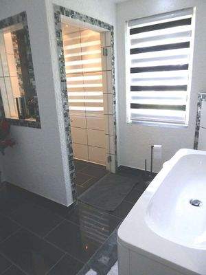 Tageslichtbad mit begehbarer D