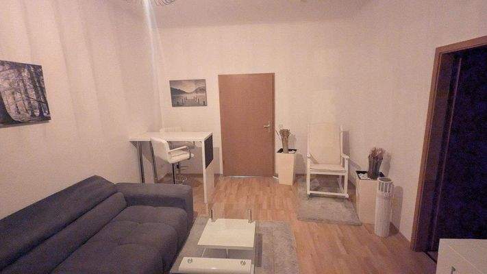 Wohnzimmer möbliert