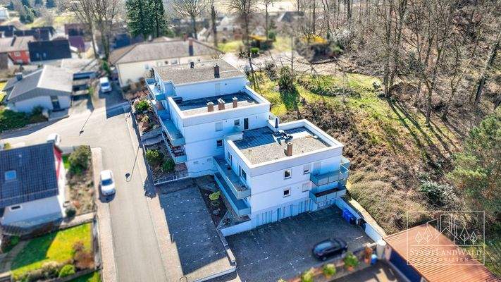 Luftbild - Wohnanlage - Parkplätze