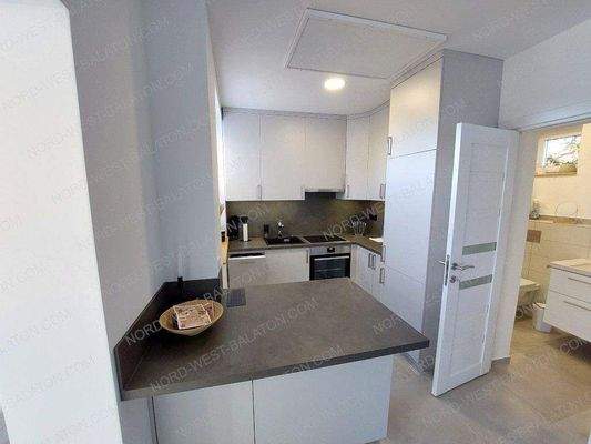 Offene Küche mit Halbinsel