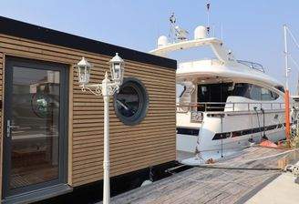 Außenansicht Eingang