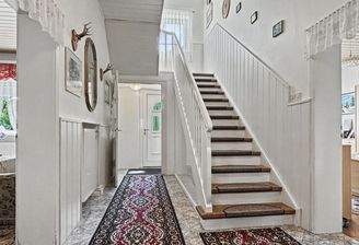 Treppe ins Obergeschoss