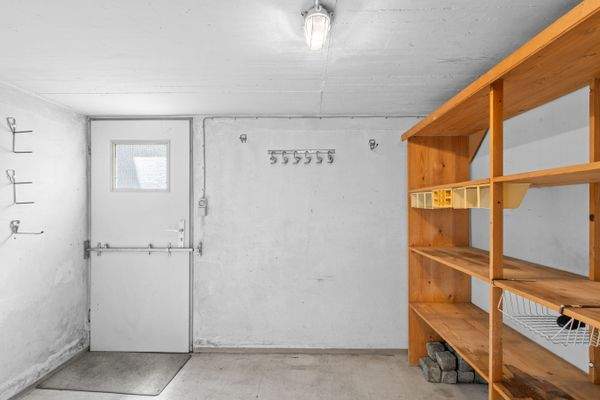 Kellerraum mit direktem Zugang in den Garten