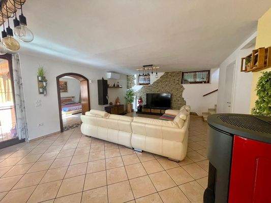 WhatsApp Image 2025-05-14 at 18.32.45 (3).jpeg