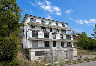 Hausansicht links Straße 2