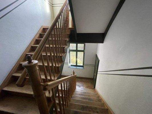 Treppenhaus zu den OG/DG