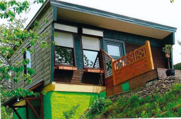 Gartenhaus-Seitenansicht mit Kellereingang