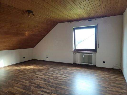 Schlafzimmer 2 DG.jpg