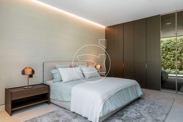 Exquisite Neue Villa