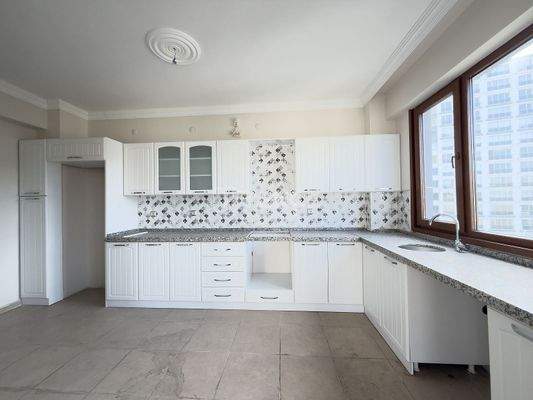 Ready-to-Move Apartment in a Prime Location in Trabzon Yomra