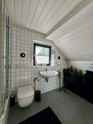 zeitloses 3. Badezimmer (im DG)