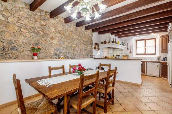 Offene Küche und Essbereich