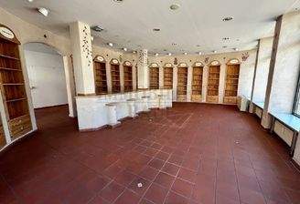 schöner, heller Verkaufsraum