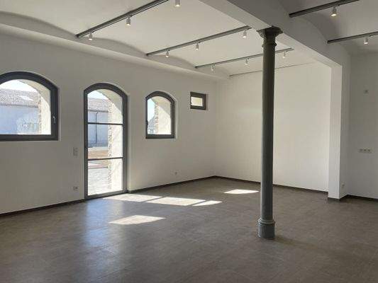 offener Wohn- und Essbereich