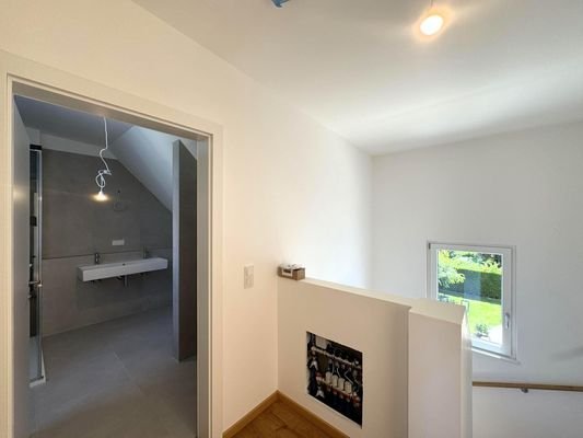 DG / Badezimmer 2 von 2