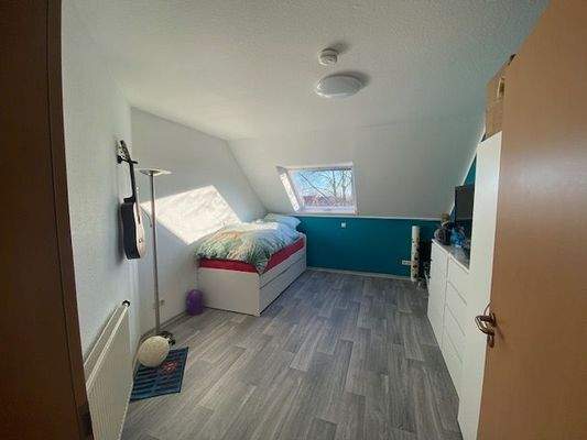 Kinder-/Arbeits-/Gästezimmer 1