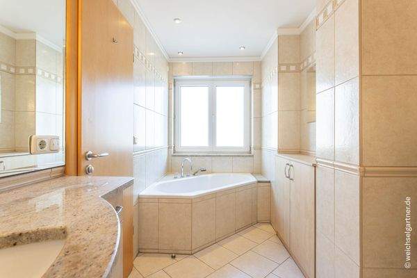 Weitere Ansicht Bad en Suit