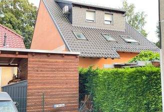 seitliche Hausansicht