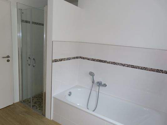 Bad-EG mit Dusche