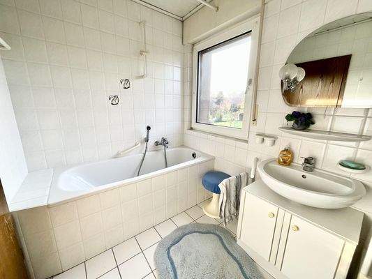 Bad im Dachgeschoss