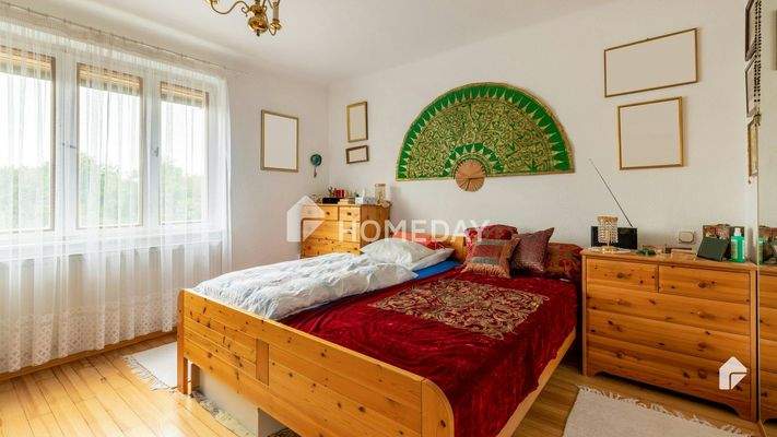 1. OG Schlafzimmer 1