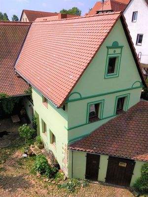 rechtes Nebengebäude