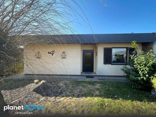 Haus mit Eingangtuer 